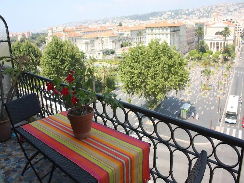 Apartamento Happy Few - Le Theatre Niza 0*,  Francia